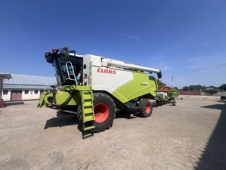 Combină Claas Lexion pregătită pentru sezon
